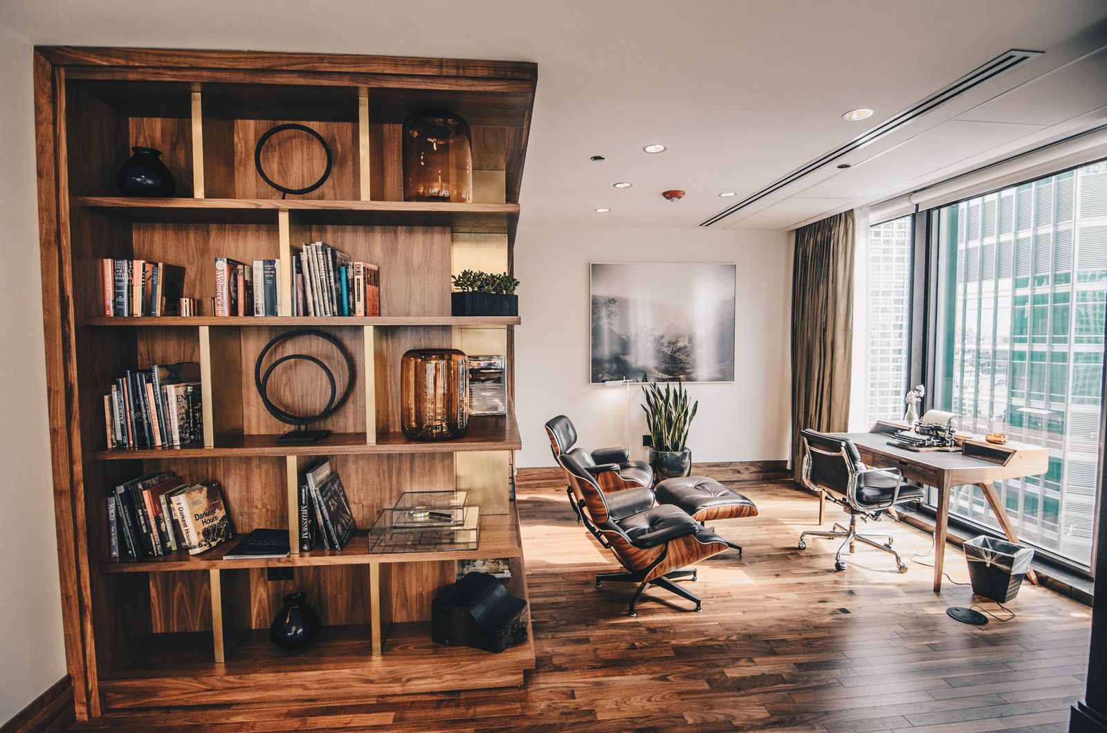 Best Modular Bookshelves for Small Apartments in 2026 (7 Picks by Space Type)