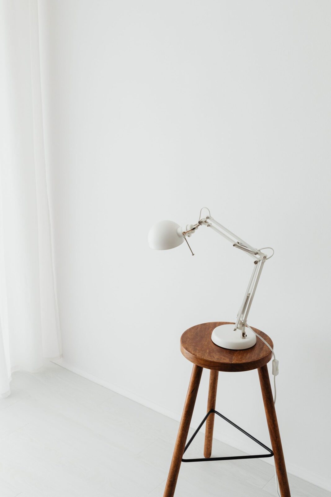 Verilux HappyLight Luxe Review: A $70 Answer to Dark Mornings — If You Use It Right
