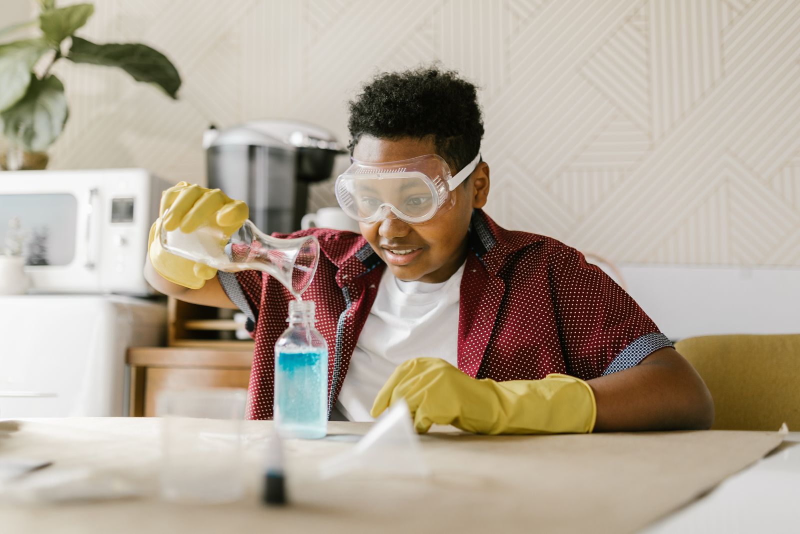 Science Kits Kids Actually Finish: 7 Picks by Age and Subject (2026)