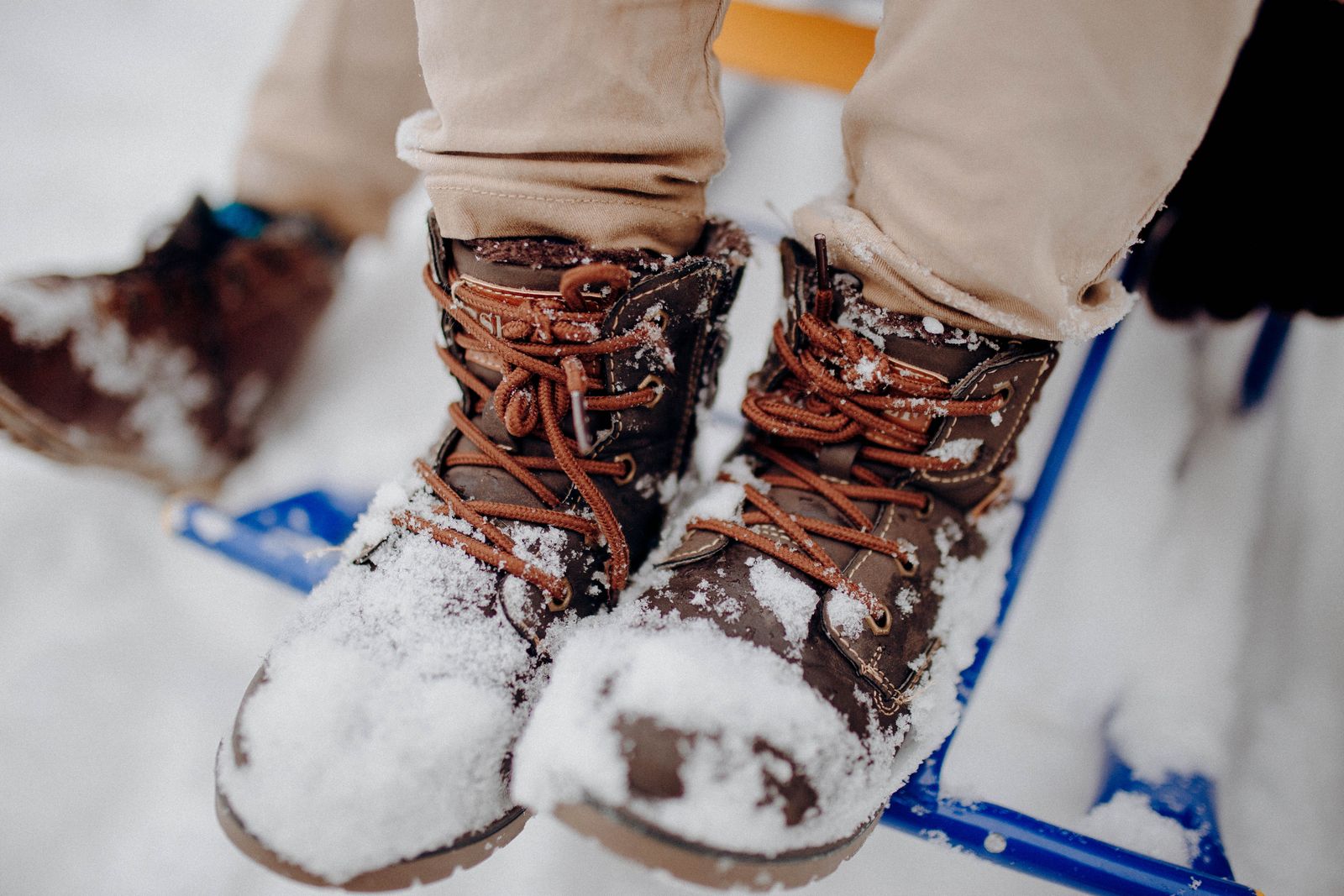 7 Insulated Snow Boots for Winter Travel, Ranked by Weight