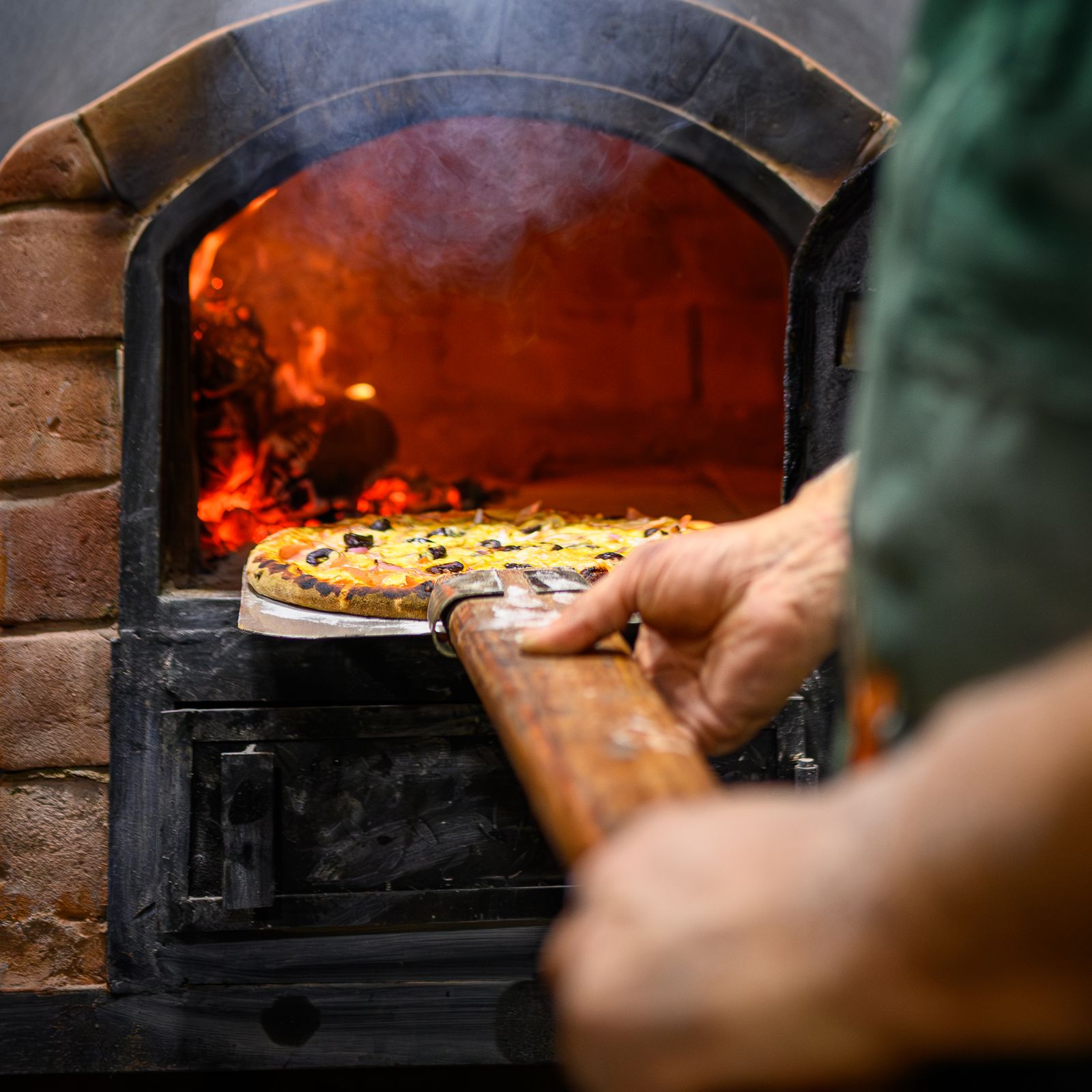 Outdoor Pizza Ovens Worth Buying: 7 Picks Compared by Fuel Type