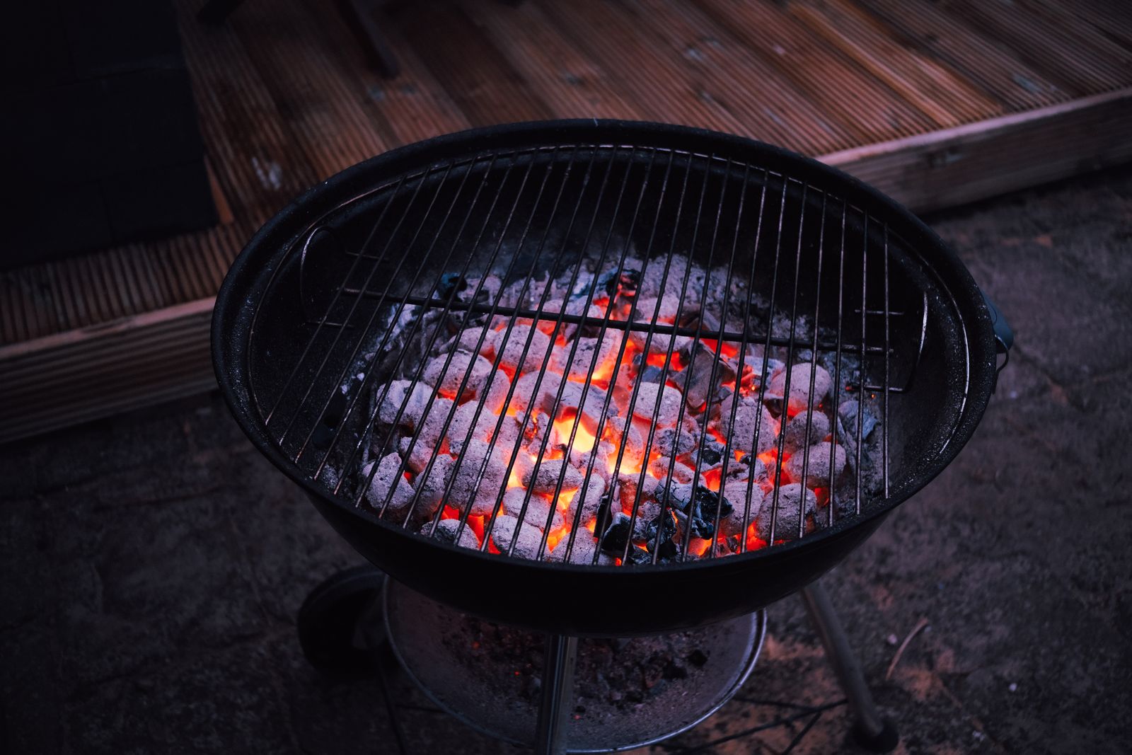 Best Charcoal Grills for Backyard Cookouts