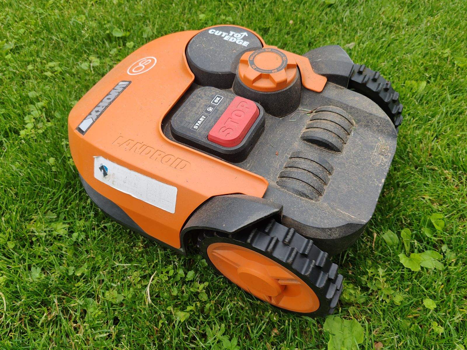 WORX Landroid Vision Cloud Review: No Wire, How It Works
