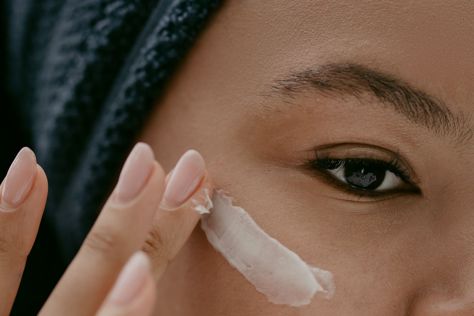 Eye Creams for Dark Circles: How Long Does One Jar Last?