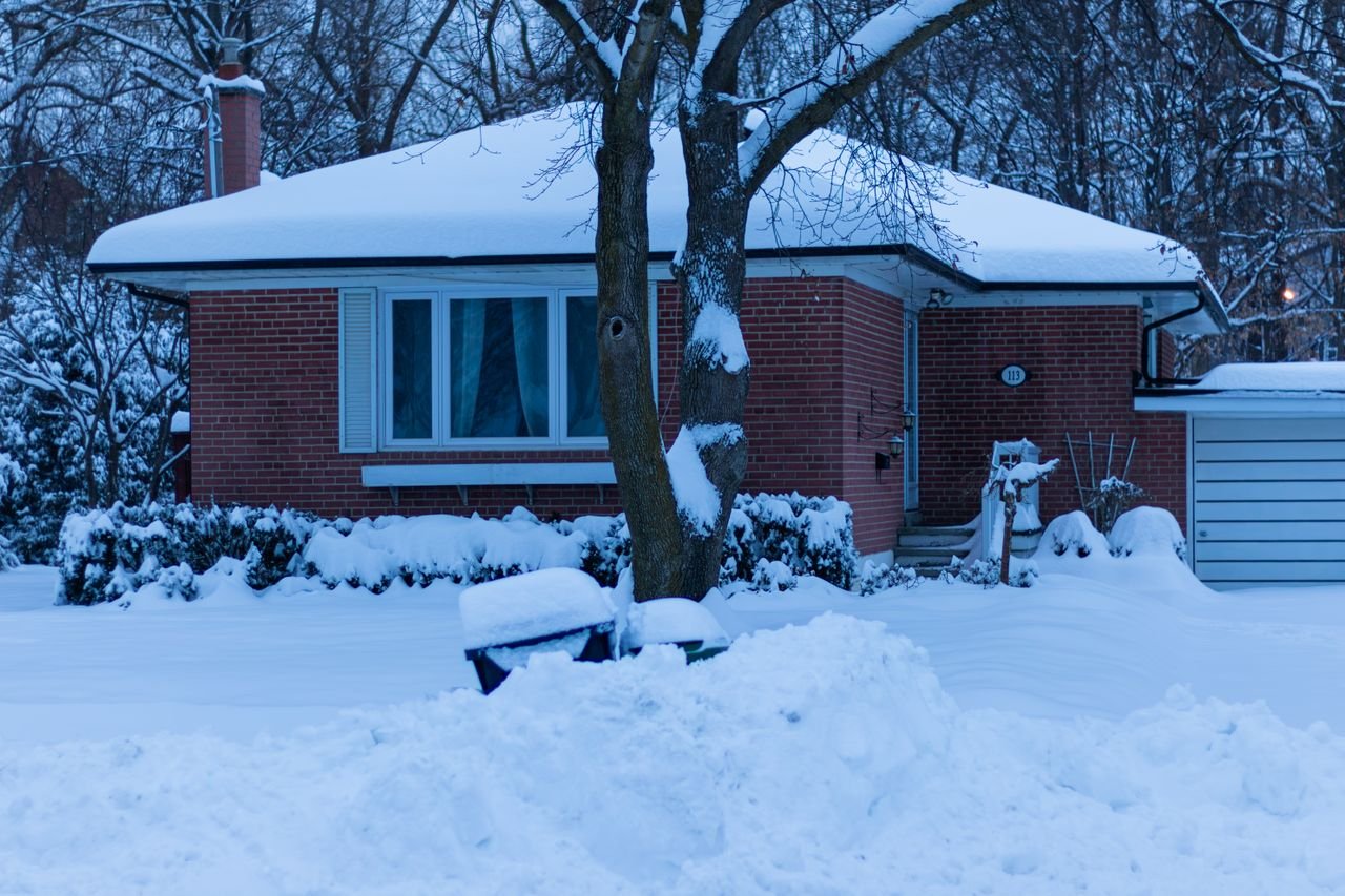 Best Roof Rake for Snow Removal Without a Ladder